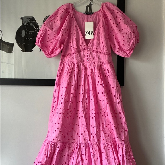 NWT Zara dress with cutwork embroidery XS - Picture 4 of 16